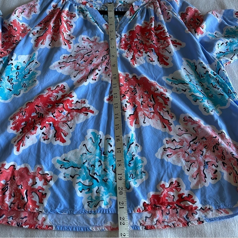 Crown & Ivy Top Womens Blue Coral Shells VNeck PXL Flowy Beachy Resortwear Comfy - Picture 4 of 9